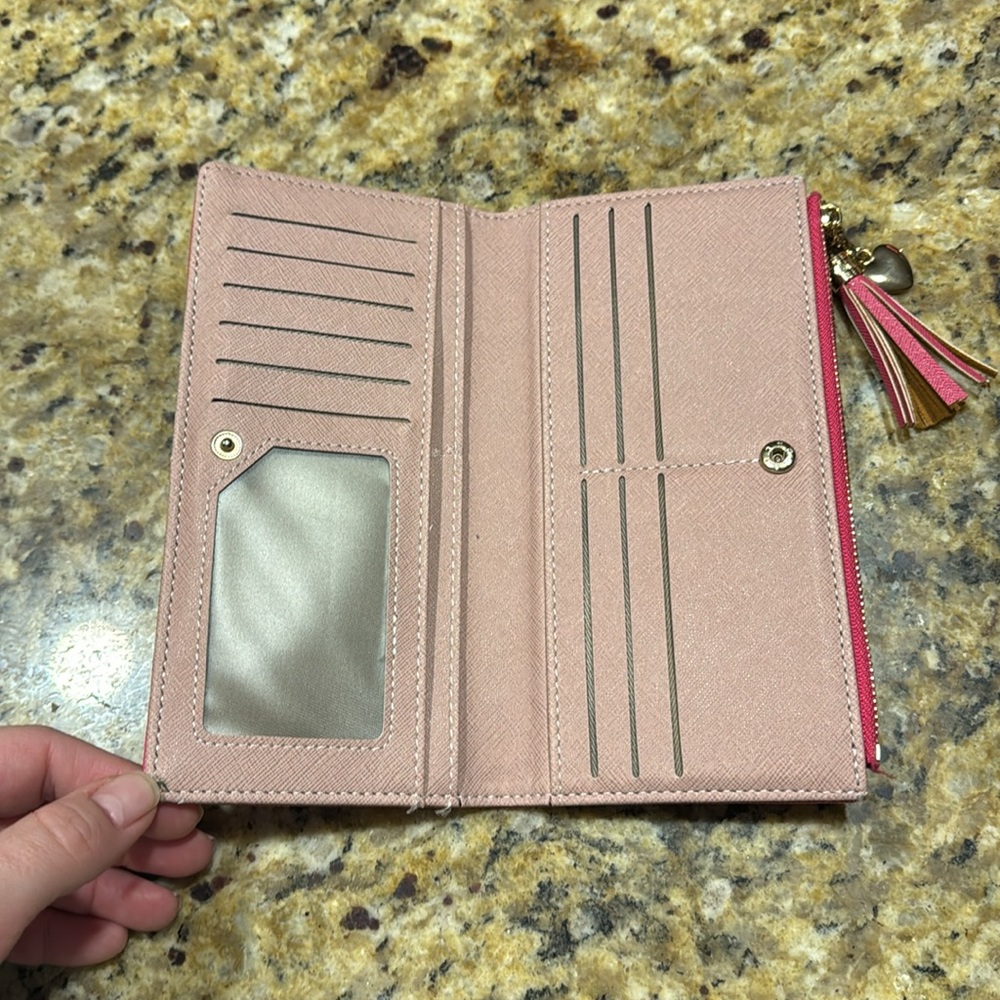 Pink Wallet - Picture 3 of 3